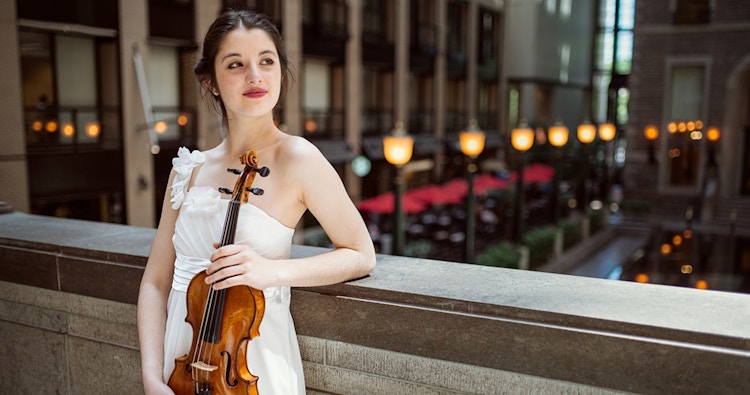 Violinist María Dueñas