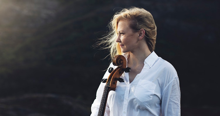 Bilde av cellist Amalie Stalheim