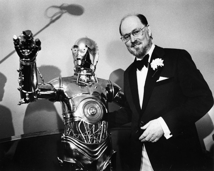 Filmkomponist John Williams med C-3PO fra Star Wars.