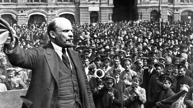 Vladimir Lenin holder tale.