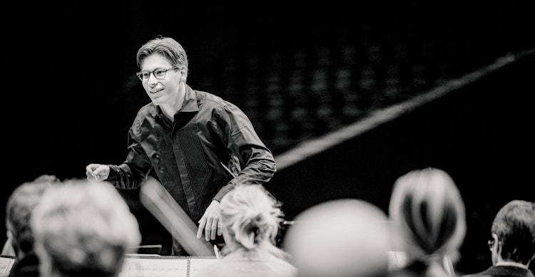 Conductor Klaus Mäkelä with the Oslo Philharmonic
