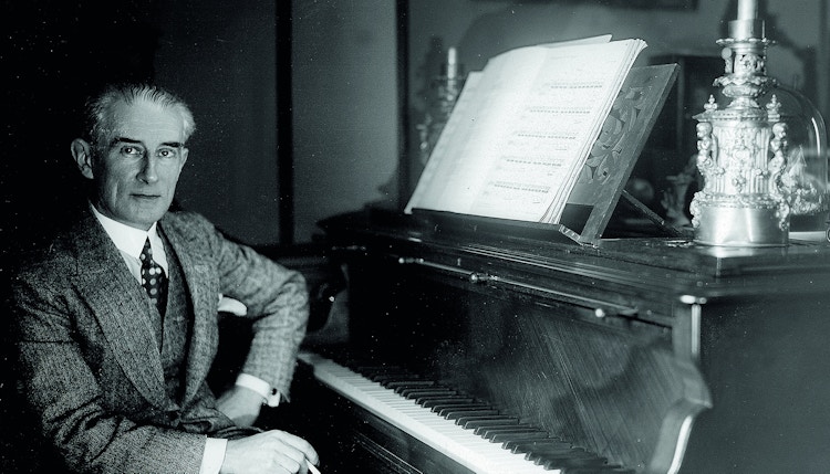 Maurice Ravel ved pianoet