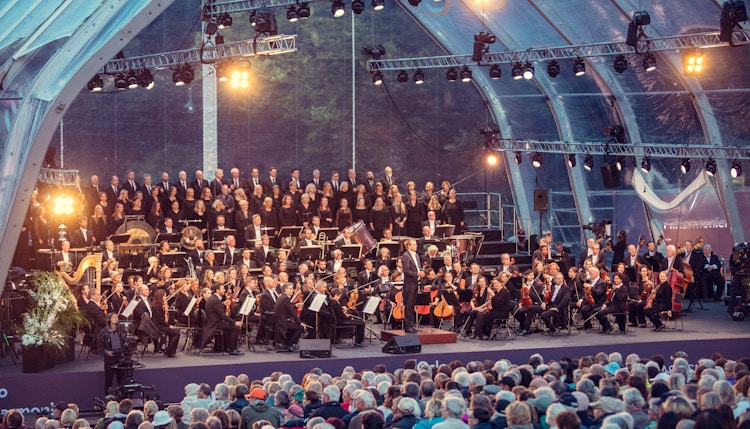 Oslo-Filharmonien og Oslo Filharmoniske Kor på Slottsplassen