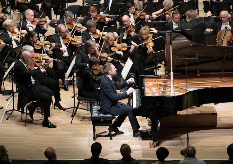 Leif Ove Andsnes og Oslo-Filharmonien i Elbphilharmonie i Hamburg